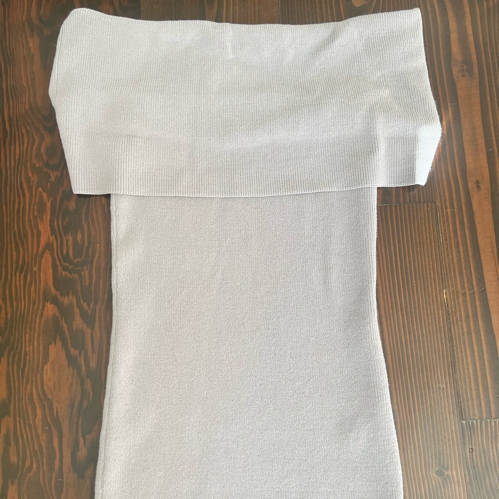 Aritzia’s Wilfred Off shoulder short sleeve sweater